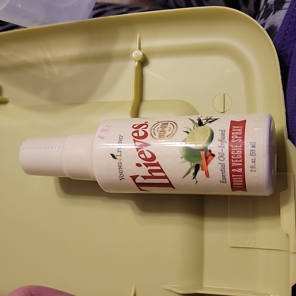 Thieves fruit and veggie spray